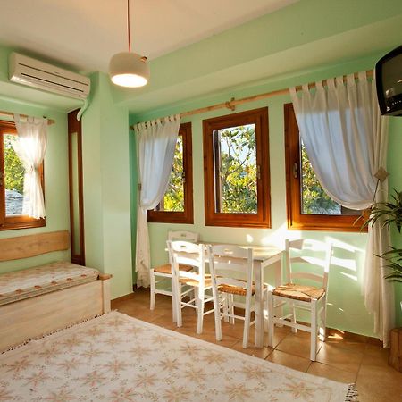 Victoria'S Guesthouse Damouchari Exterior photo