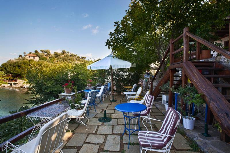 Victoria'S Guesthouse Damouchari Exterior photo